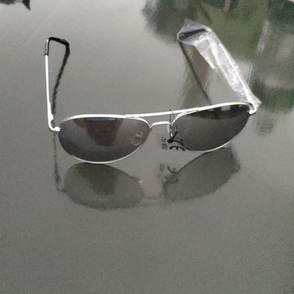 Sunglasses - Picture 3 of 3